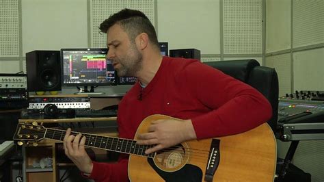 T­ü­r­k­ ­k­ö­k­e­n­l­i­ ­d­i­p­l­o­m­a­t­ ­m­ü­z­i­k­l­e­ ­k­ü­l­t­ü­r­ ­k­ö­p­r­ü­s­ü­ ­k­u­r­u­y­o­r­